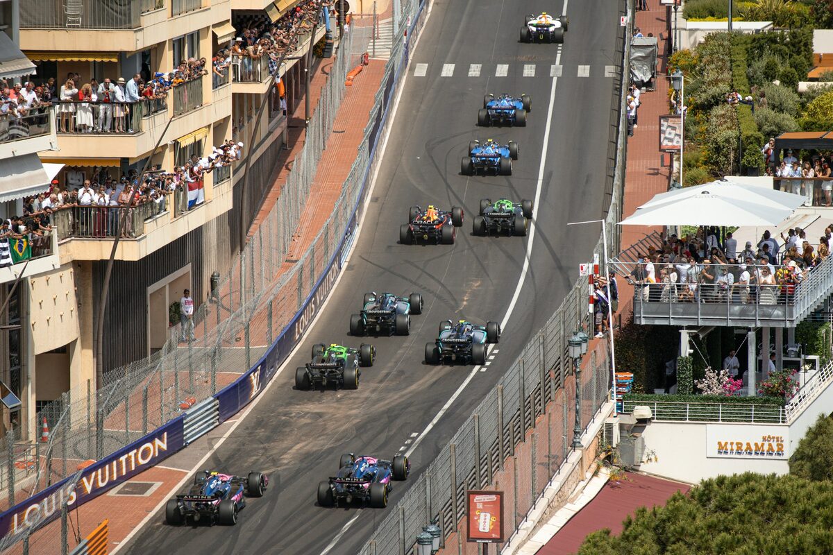 Formel-Fahrzeug auf der Strecke